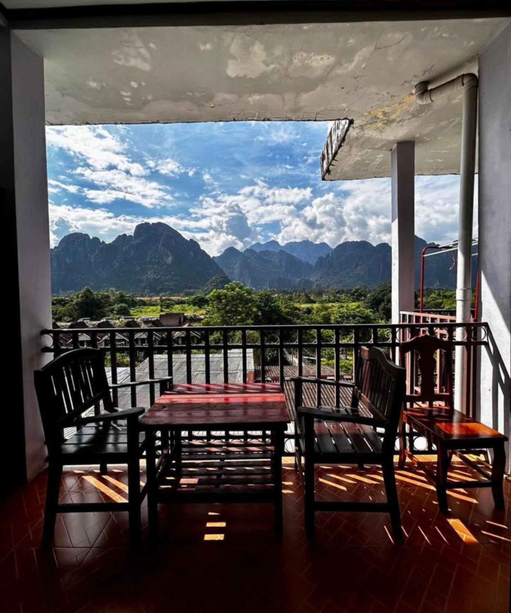 Domon Riverside Hotel Vang Vieng Exterior photo