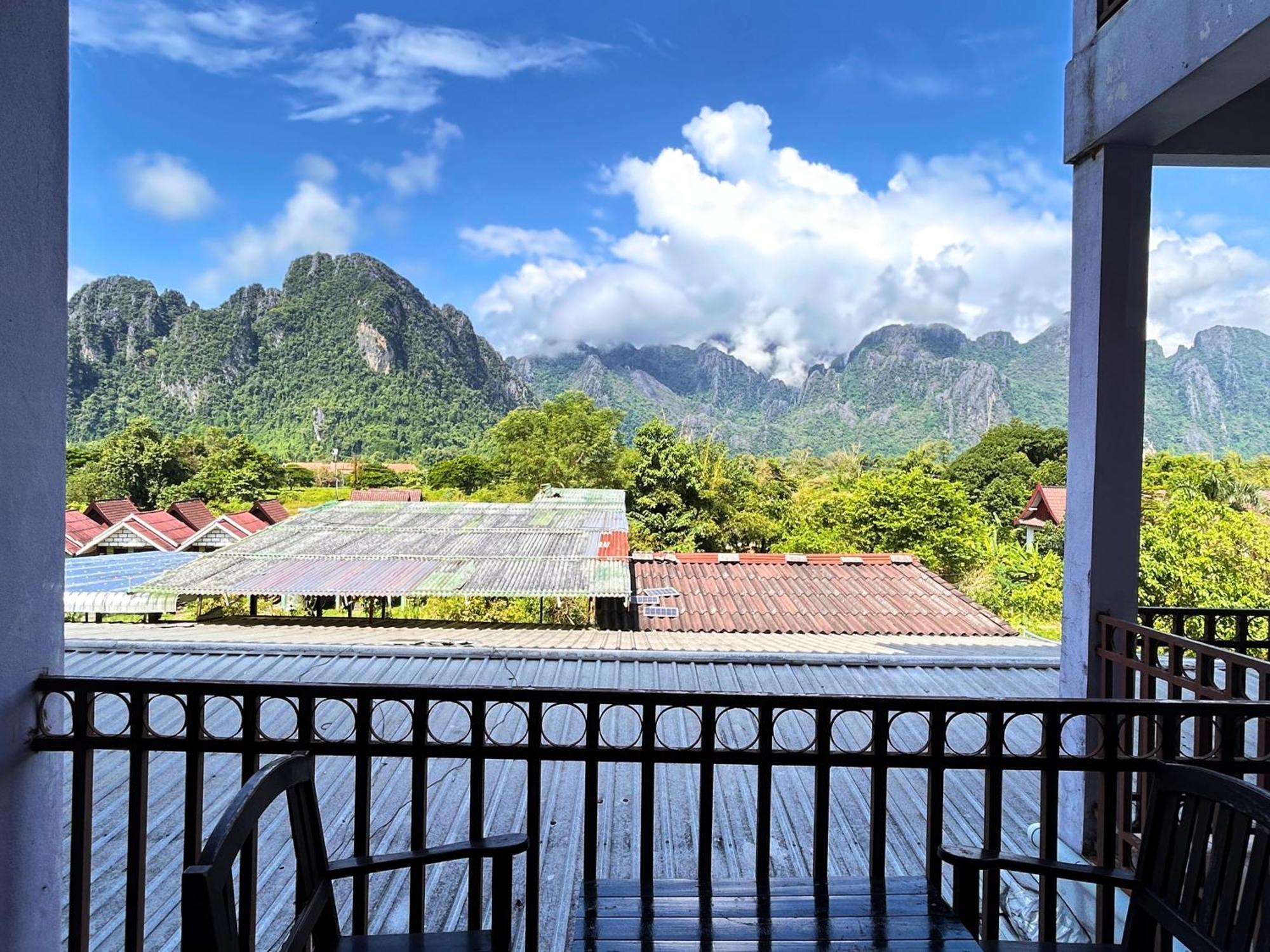 Domon Riverside Hotel Vang Vieng Exterior photo